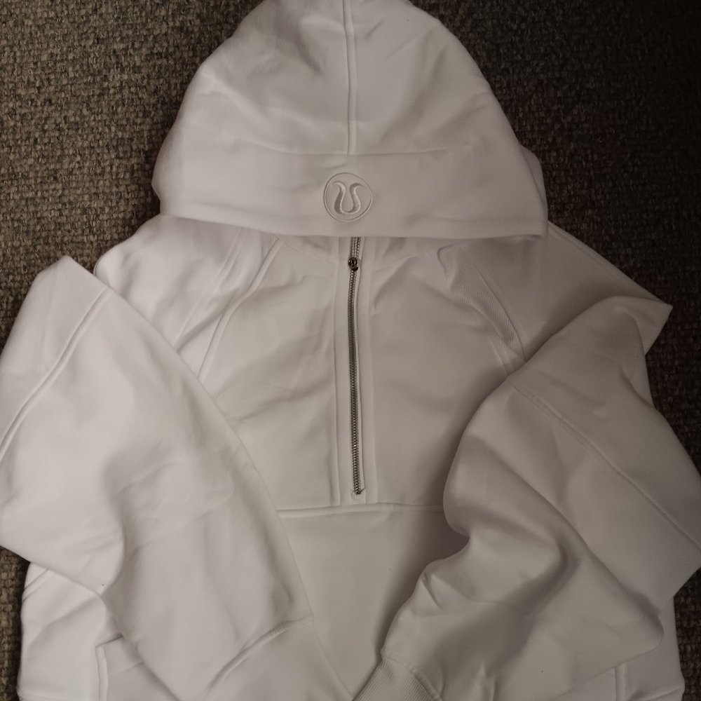 Lululemon white scuba hoodie half zip M/L